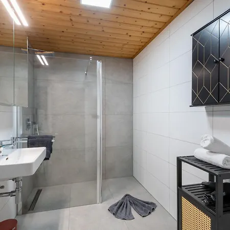 Huettenbichl * Pflach