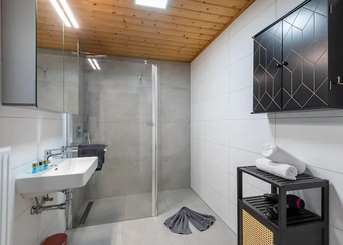 Huettenbichl * Pflach